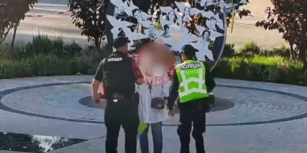У Вінниці жінка влаштувала безлад на місці пам’яті жертв ракетного удару