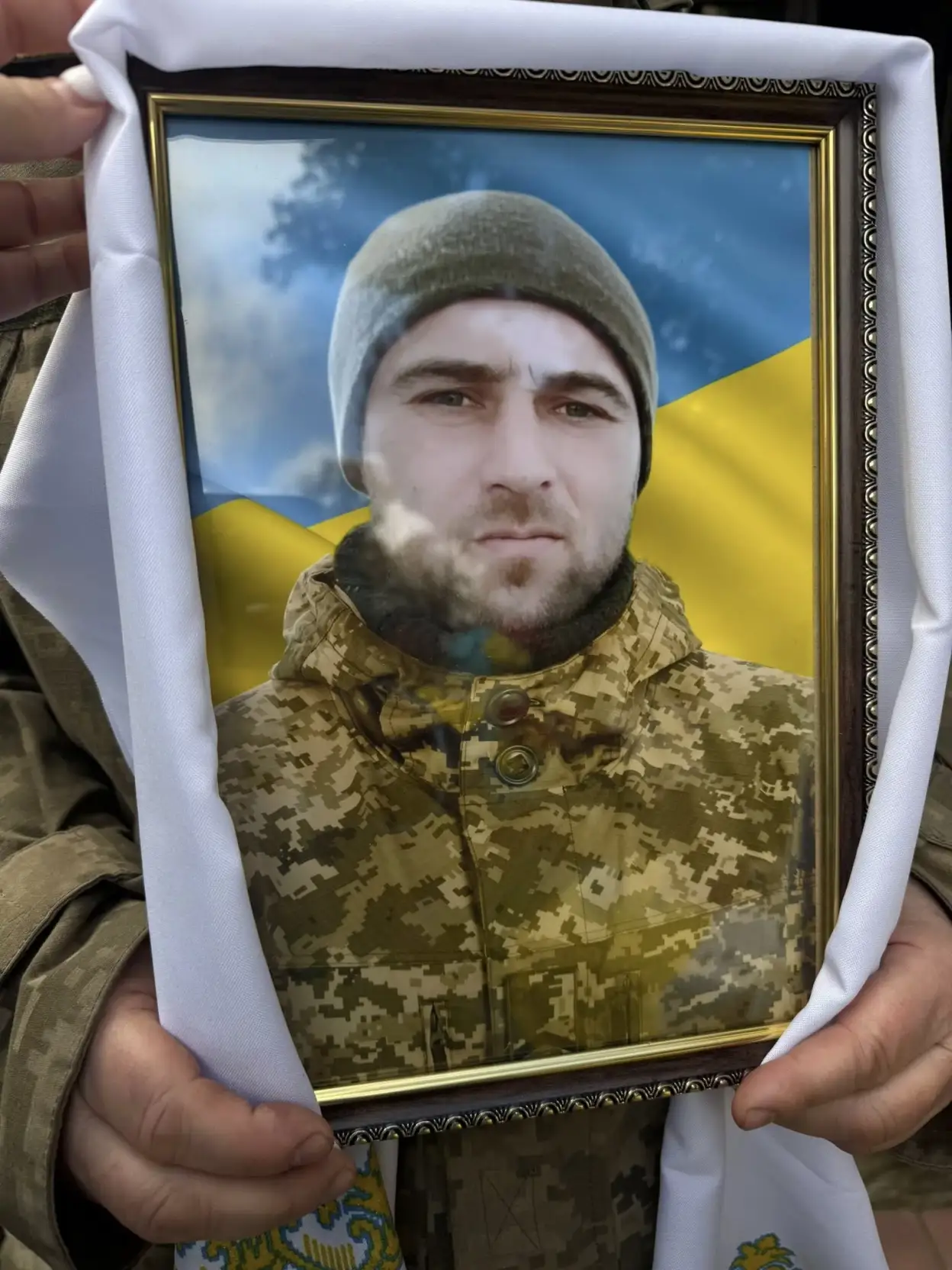 У Гайсині попрощалися з воїном, який понад два роки вважався зниклим безвісти