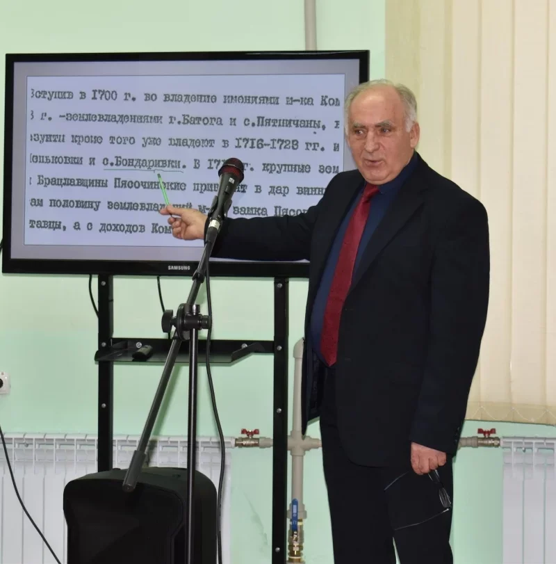 У Вінниці презентували докторську дисертацію Валентина Отамановського У Вінниці презентували докторську дисертацію Валентина Отамановського