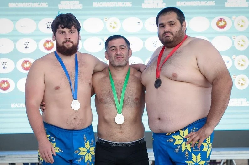 Присвятив перемогу українським воїнам: вінничанин здобув “срібло” на змаганні з пляжної боротьби Присвятив перемогу українським воїнам: вінничанин здобув “срібло” на змаганні з пляжної боротьби