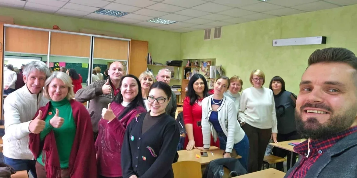 Вінницький педагог видав посібники, які допоможуть подолати освітні втрати України Вінницький педагог видав посібники, які допоможуть подолати освітні втрати України