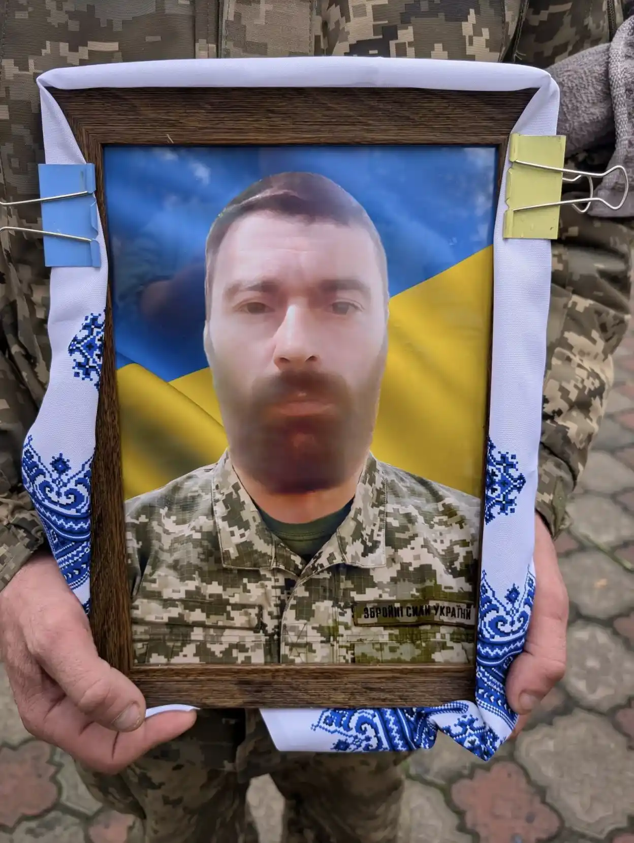 У Гайсині поховали солдата гранатометного відділення Олександра Козаченка