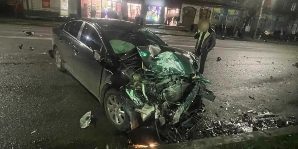 Водій мотоцикла потрапив до лікарні внаслідок аварії на Вінниччині