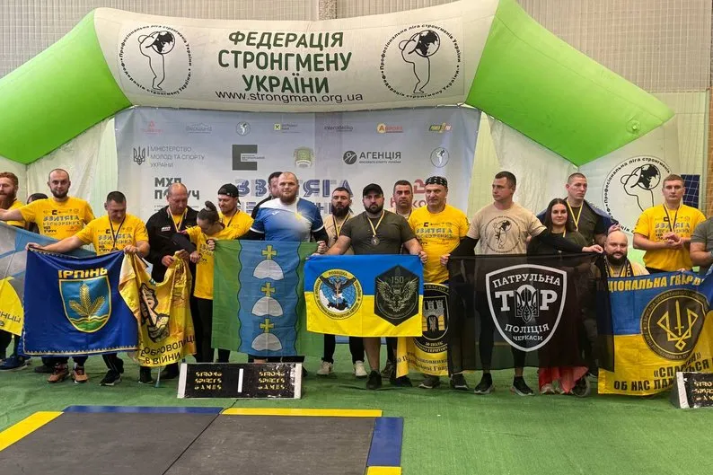 Ветерани, серед яких вінничанин, встановили національний рекорд України з інвастронгу