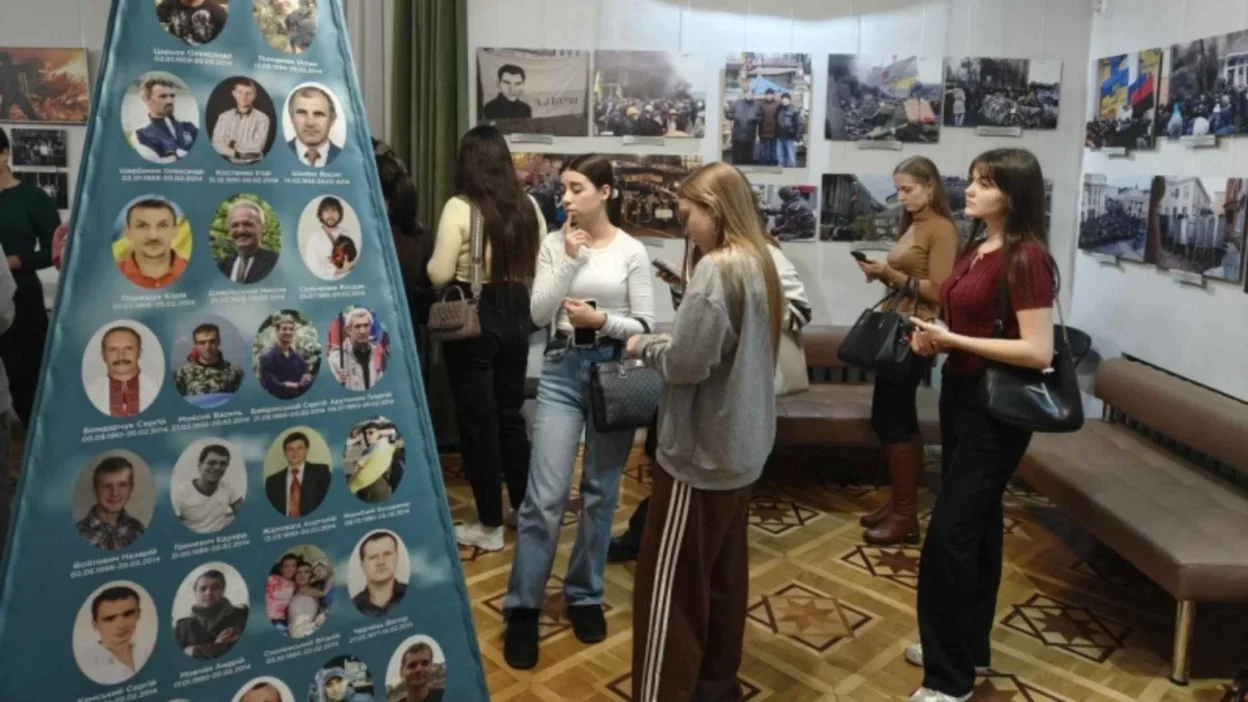 У Вінниці відкрили документальну фотовиставку «Нескорений Майдан» У Вінниці відкрили документальну фотовиставку «Нескорений Майдан»