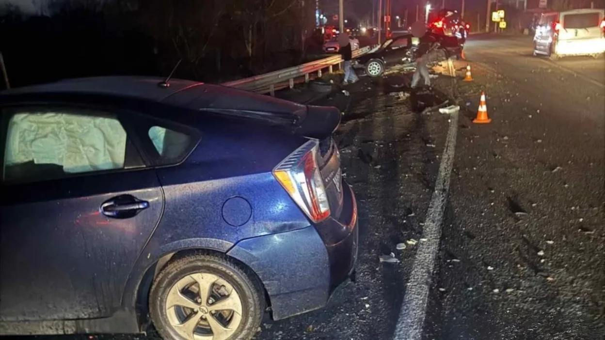 У Вінницькому районі зіткнулись два авто – постраждали пасажири