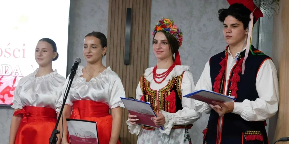 У Вінниці в Польському ліцеї ім. Януша Корчака відзначили річницю польської незалежності У Вінниці в Польському ліцеї ім. Януша Корчака відзначили річницю польської незалежності