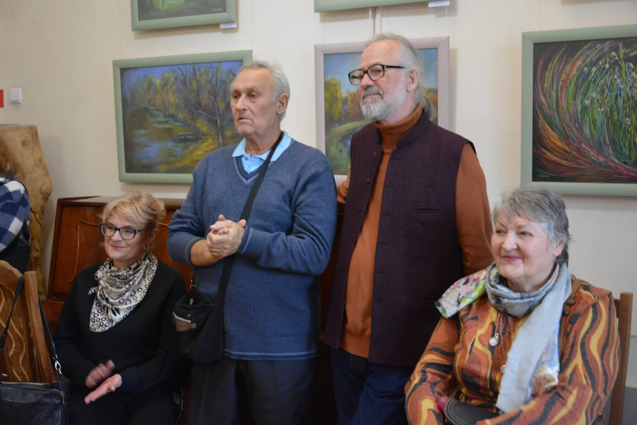 У Вінниці відкрили персональну виставку живопису «Пастельна лірика» Людмили Салтан У Вінниці відкрили персональну виставку живопису «Пастельна лірика» Людмили Салтан