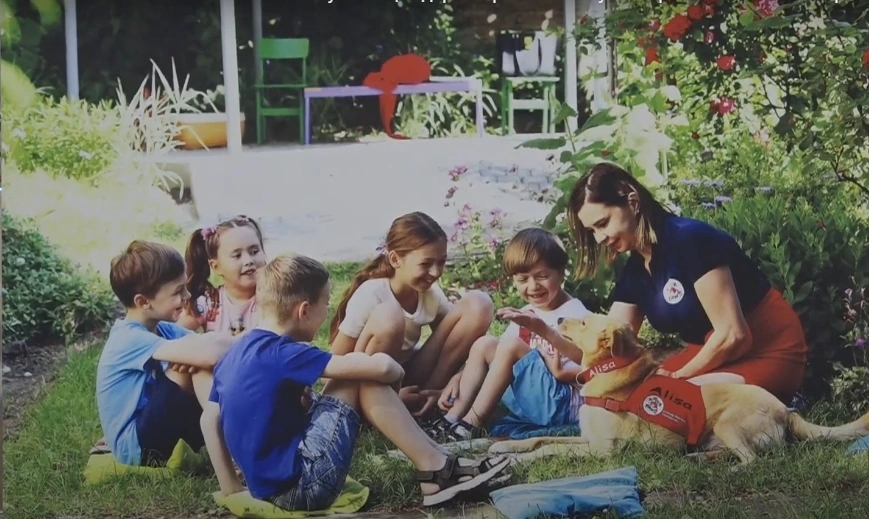 У Вінниці відкрили фотовиставку “Чотири лапи – тисячі історій” У Вінниці відкрили фотовиставку “Чотири лапи – тисячі історій”