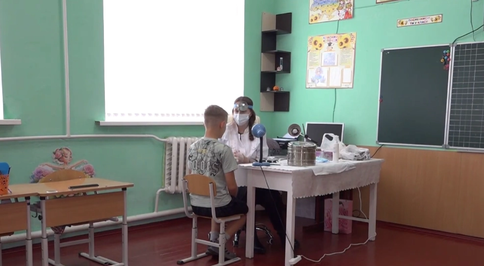 У вінницьких громадах тривають комплексні медичні огляди школярів
