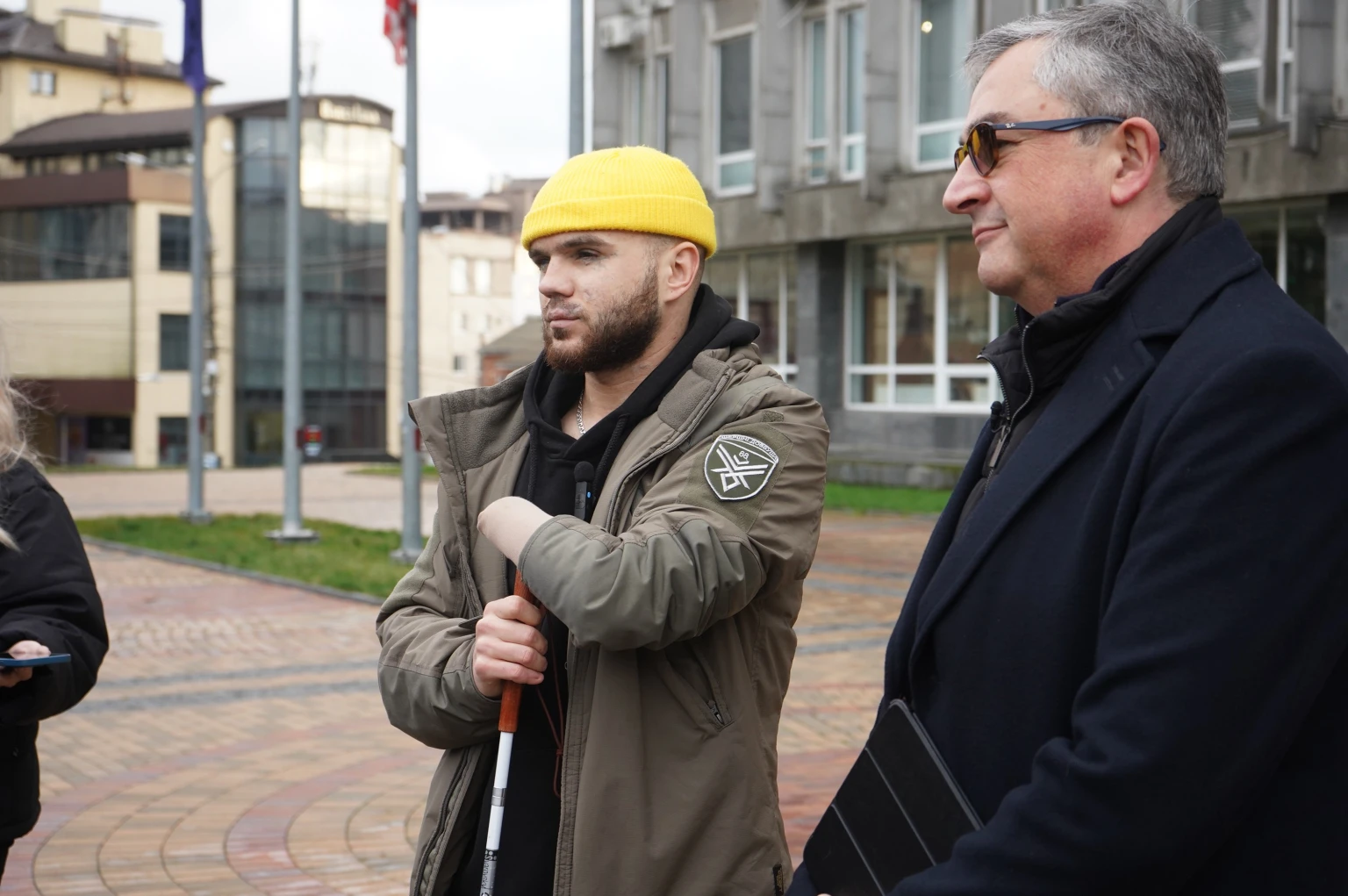 «Все зручно та зрозуміло». Ветеран Андрій Соловко протестував безбар’єрний маршрут в середмісті Вінниці