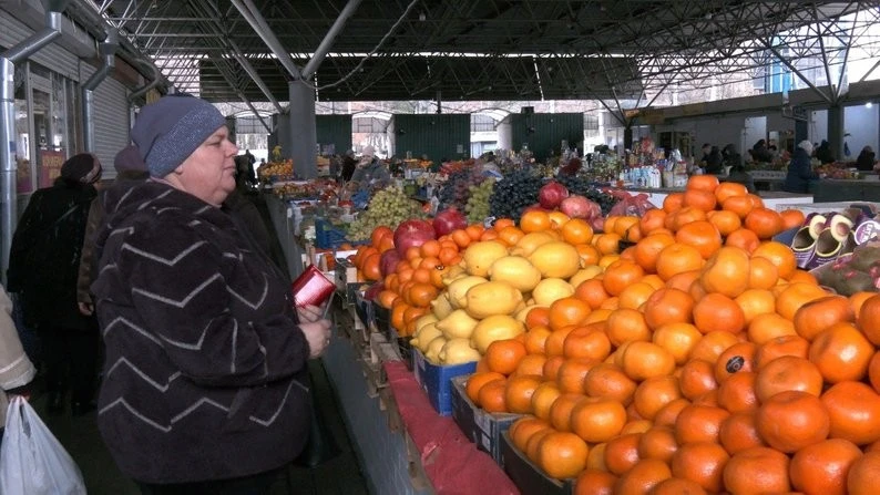 Мандарини на вінницьких ринках: що кажуть продавці та покупці про здорожчання цитрусових Мандарини на вінницьких ринках: що кажуть продавці та покупці про здорожчання цитрусових