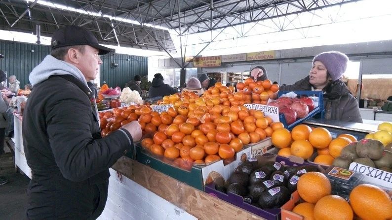 Мандарини на вінницьких ринках: що кажуть продавці та покупці про здорожчання цитрусових Мандарини на вінницьких ринках: що кажуть продавці та покупці про здорожчання цитрусових