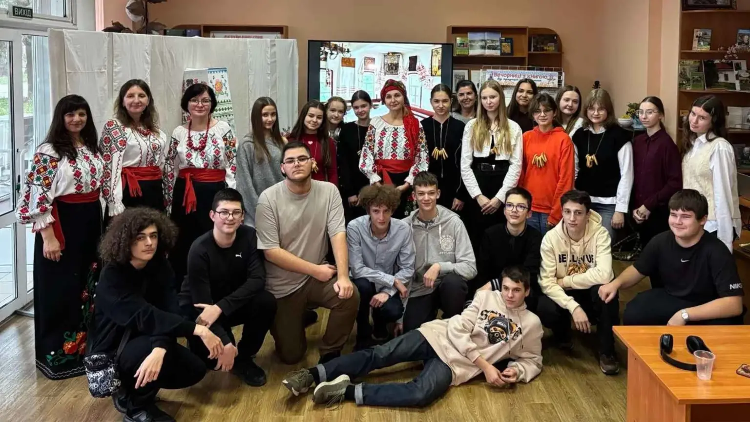 Етнографічний проєкт об’єднав вінницьких школярів навколо українських традицій Етнографічний проєкт об’єднав вінницьких школярів навколо українських традицій