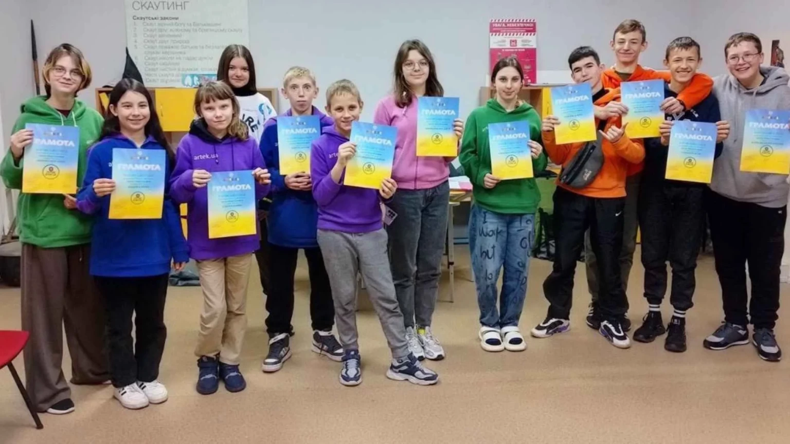 130 дітей з Вінниччини відпочили та оздоровилися у дитячому центрі «Артек» 130 дітей з Вінниччини відпочили та оздоровилися у дитячому центрі «Артек»
