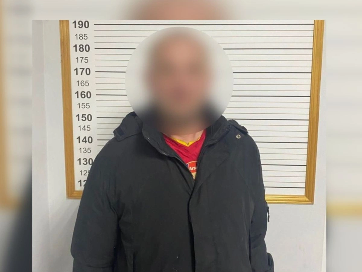Планшети — в ломбард, сам — у камеру. Як у Вінниці затримали серійного крадія