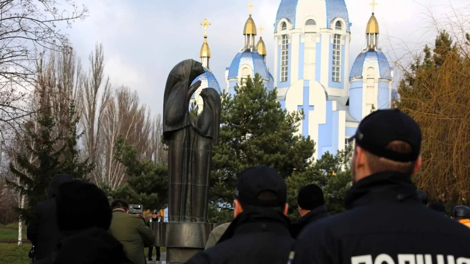 Поліцейські у Вінниці долучились до вшанування ліквідаторів наслідків аварії на ЧАЕС