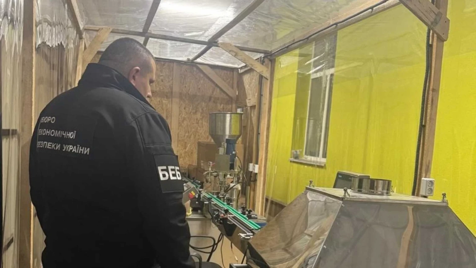 Рідини для електронних сигарет незаконно виготовляли на Вінниччині Рідини для електронних сигарет незаконно виготовляли на Вінниччині