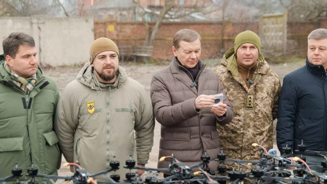 Прикордонники та “азовці” отримали з Вінниці по 200 FPV-дронів від Міжрегіонального гуманітарного штабу