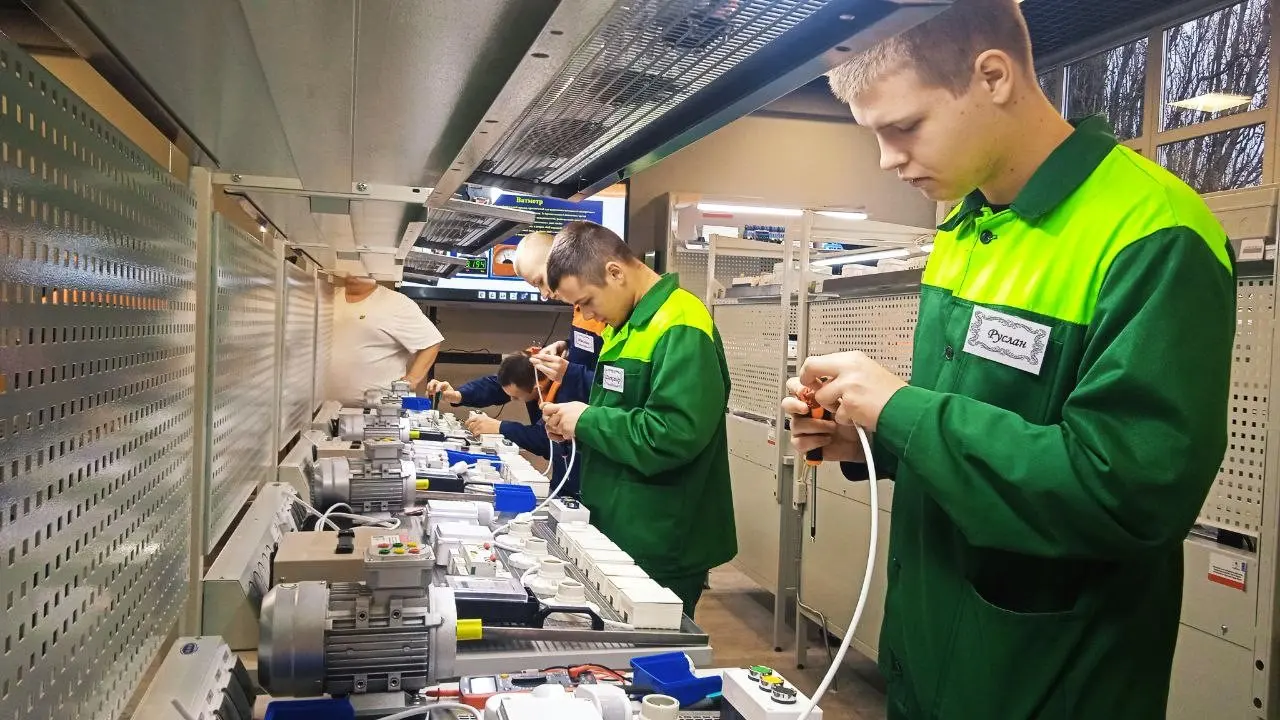 У Вінниці відкрили модернізований простір для підготовки фахівців енергетичної галузі У Вінниці відкрили модернізований простір для підготовки фахівців енергетичної галузі