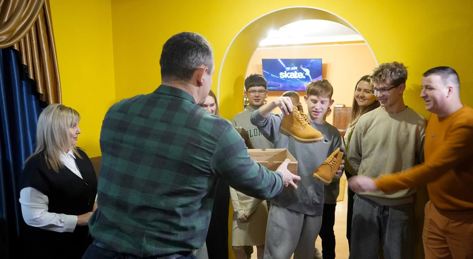 Напередодні Різдва та Нового року від Вінницької міської ради привітали вихованців дитячих будинків сімейного типу Напередодні Різдва та Нового року від Вінницької міської ради привітали вихованців дитячих будинків сімейного типу