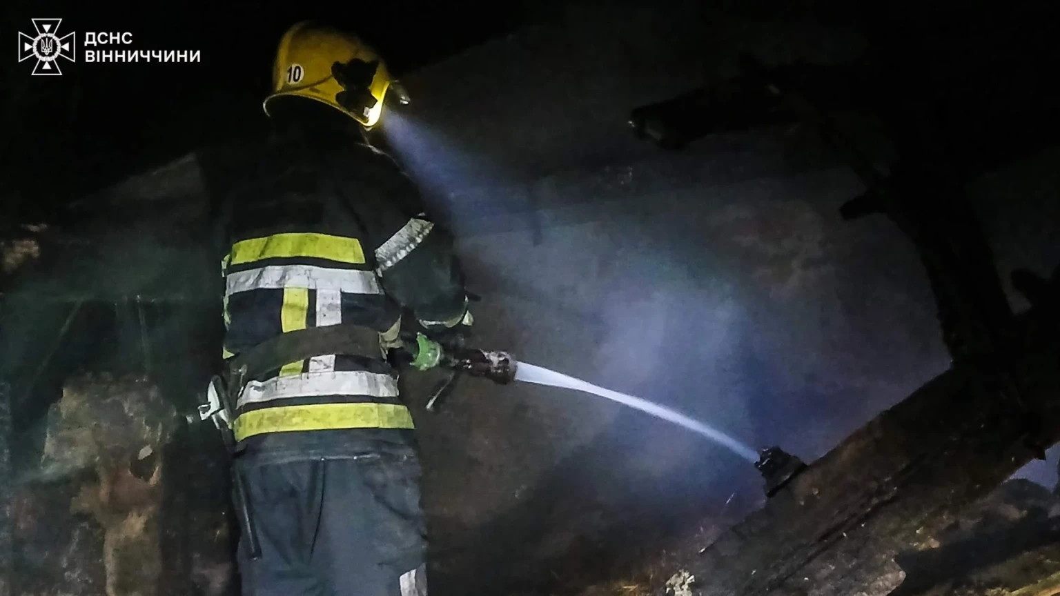Сім пожеж за добу: вогонь пошкодив житло і транспорт у громадах Вінниччини
