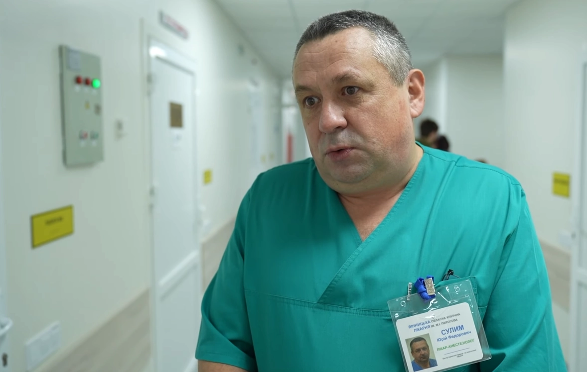 Вибух дрона на Донеччині: пораненого захисника з Вінниччини евакуювали на лікування до Німеччини Вибух дрона на Донеччині: пораненого захисника з Вінниччини евакуювали на лікування до Німеччини