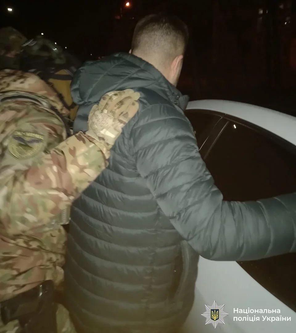 Псевдообшук заради мільйонів: у Вінниці викрили аферу з фальшивими силовиками Псевдообшук заради мільйонів: у Вінниці викрили аферу з фальшивими силовиками