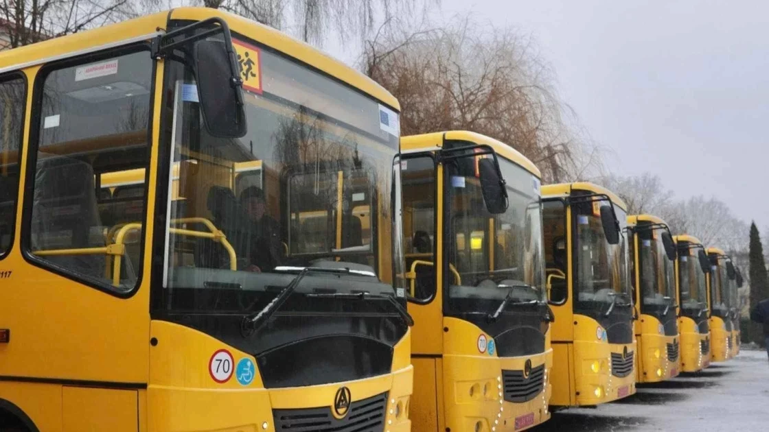 Інклюзивний транспорт для шкіл: громади Вінниччини отримали нові автобуси Інклюзивний транспорт для шкіл: громади Вінниччини отримали нові автобуси