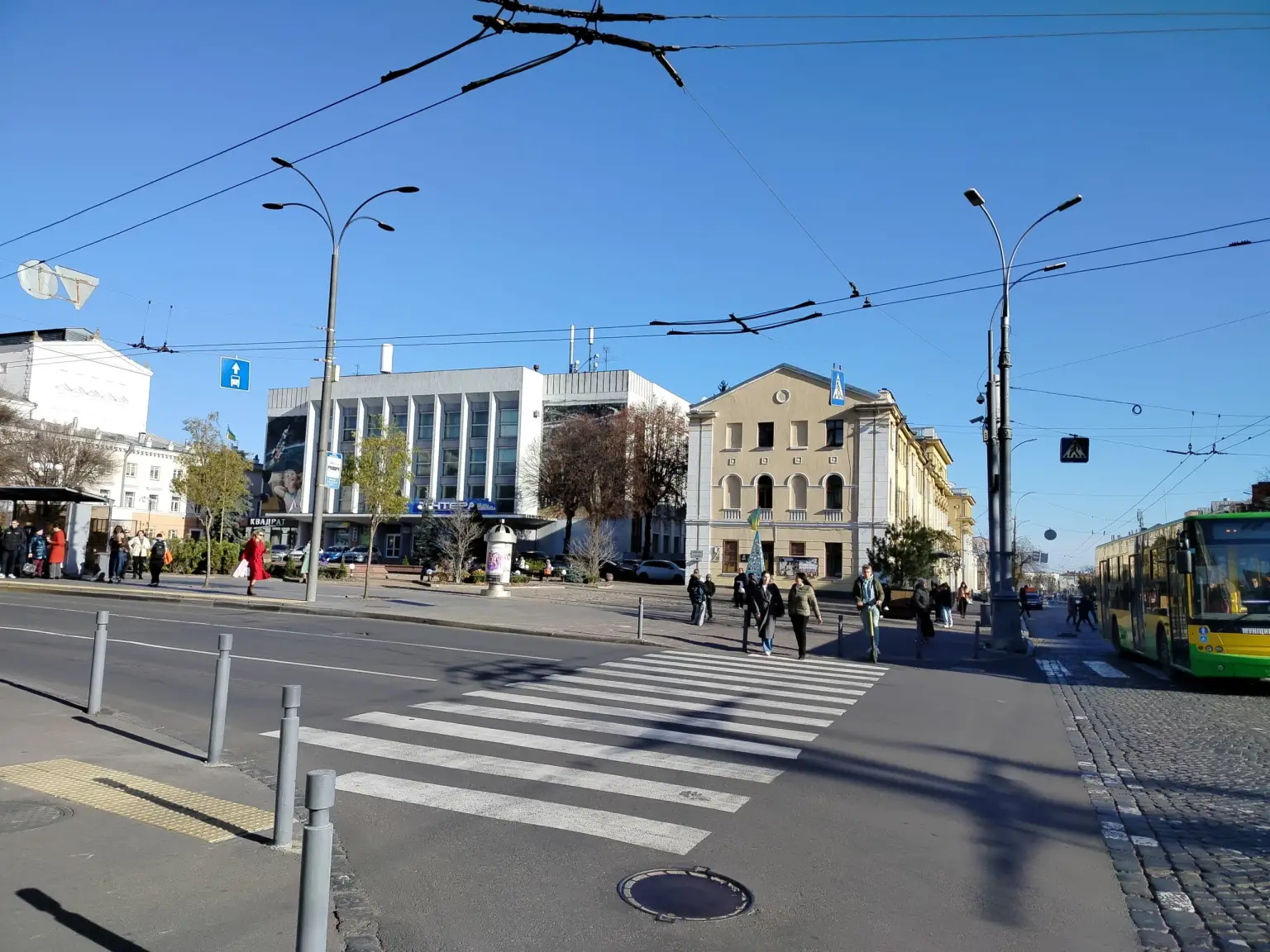 Без бар’єрів у центрі Вінниці: місто завершило черговий етап доступного маршруту