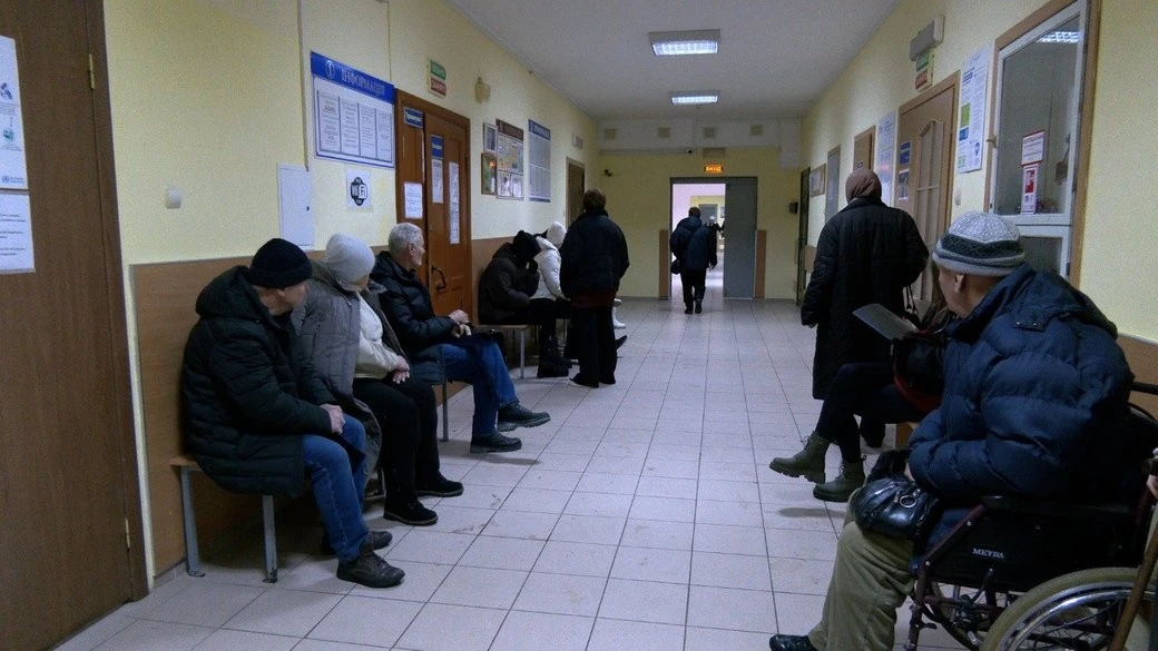 Ожеледиця у Вінниці перевантажила травмпункти: за кілька днів — сотні постраждалих Ожеледиця у Вінниці перевантажила травмпункти: за кілька днів — сотні постраждалих