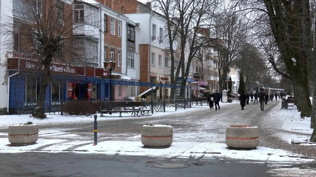 Ожеледиця у Вінниці перевантажила травмпункти: за кілька днів — сотні постраждалих Ожеледиця у Вінниці перевантажила травмпункти: за кілька днів — сотні постраждалих