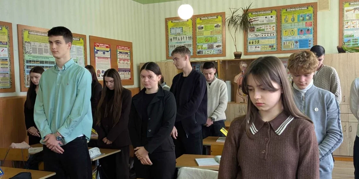 О 9:00 Вінниця завмирає: як хвилина мовчання стала щоденною традицією пам’яті