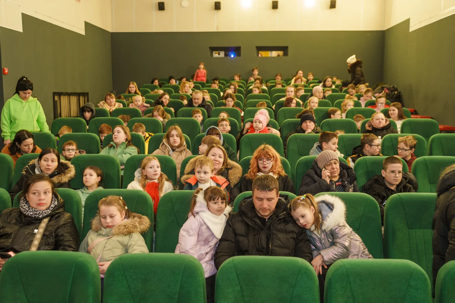 У Вінниці для дітей пільгових категорій влаштували похід у кіно та підготували подарунки