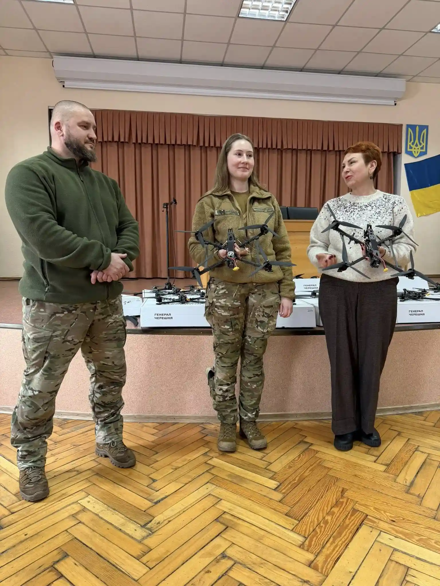Не лише лікують – допомагають фронту: медики з Вінниці придбали для військових 14 бойових дронів