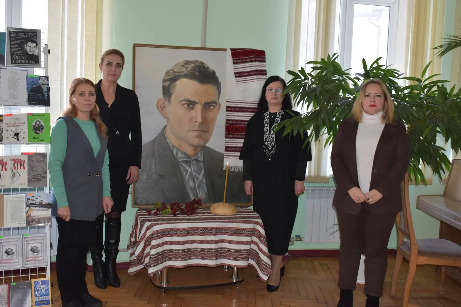 «Стояти і бути»: у Вінниці вшанували пам’ять Василя Стуса поетичним вечором