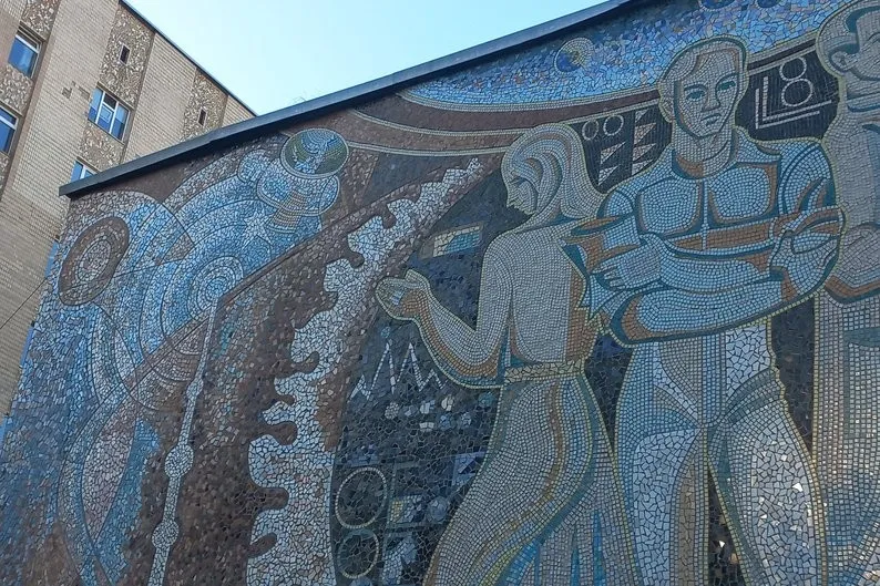 Космічна ера на фасаді: вінницька мозаїка з ученими отримала охоронний статус