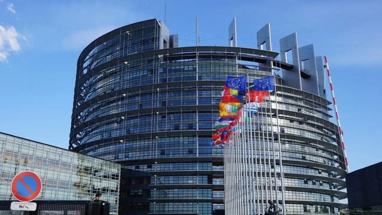 90 мільярдів євро для стійкості: Європарламент дав «зелене світло» масштабному пакету підтримки України