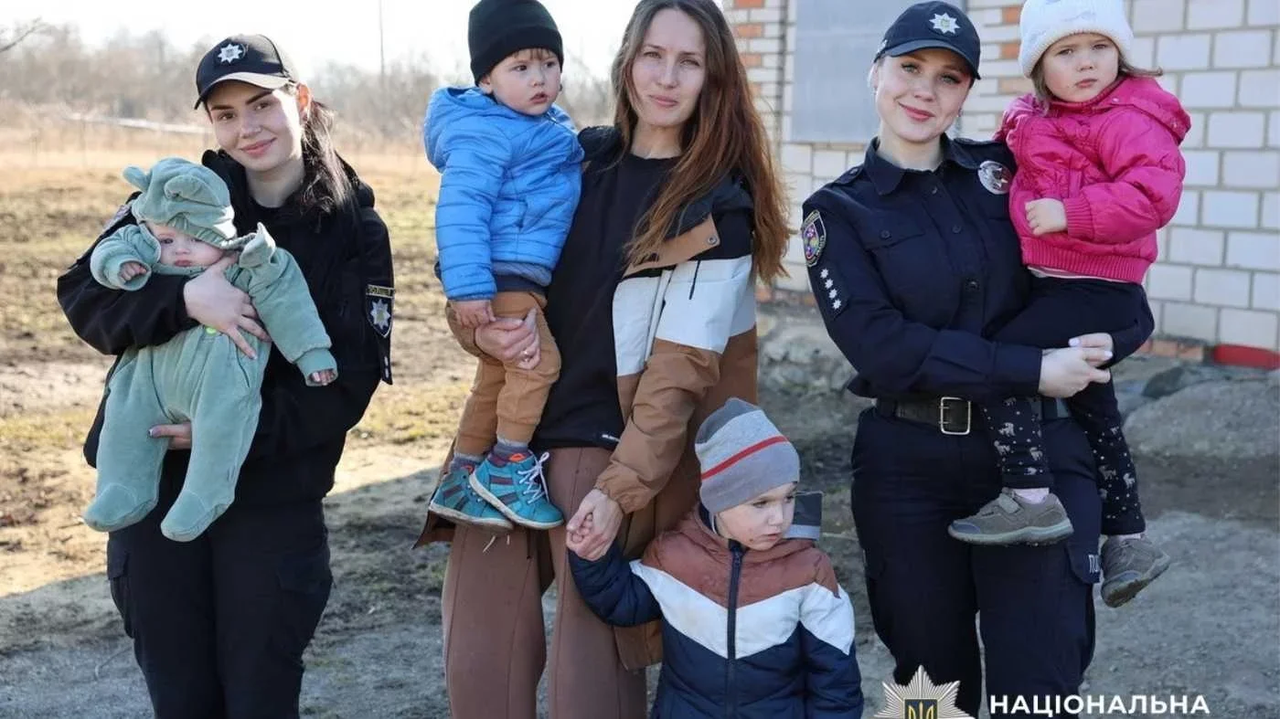 Енергонезалежність та підтримка: вінницькі правоохоронці відвідали дитячі будинки сімейного типу