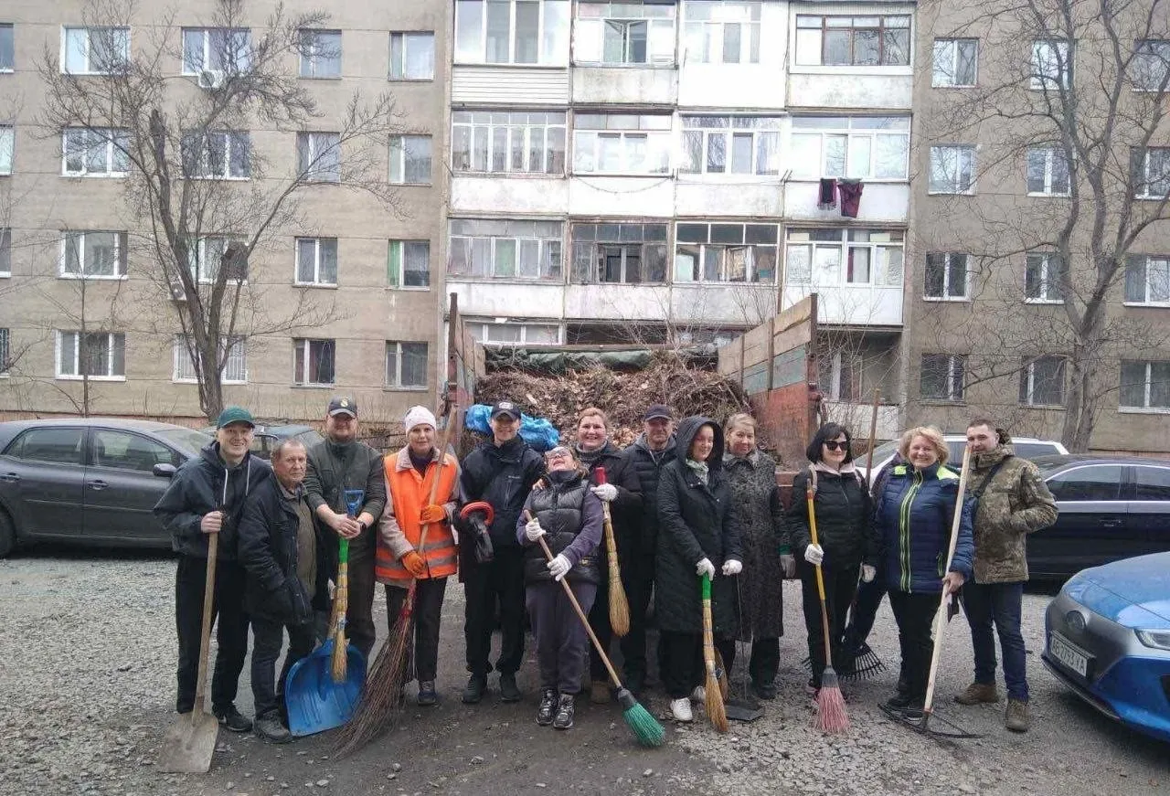 Понад 100 кубів непотріб: як вінницькі двори змінюються після весняних толок