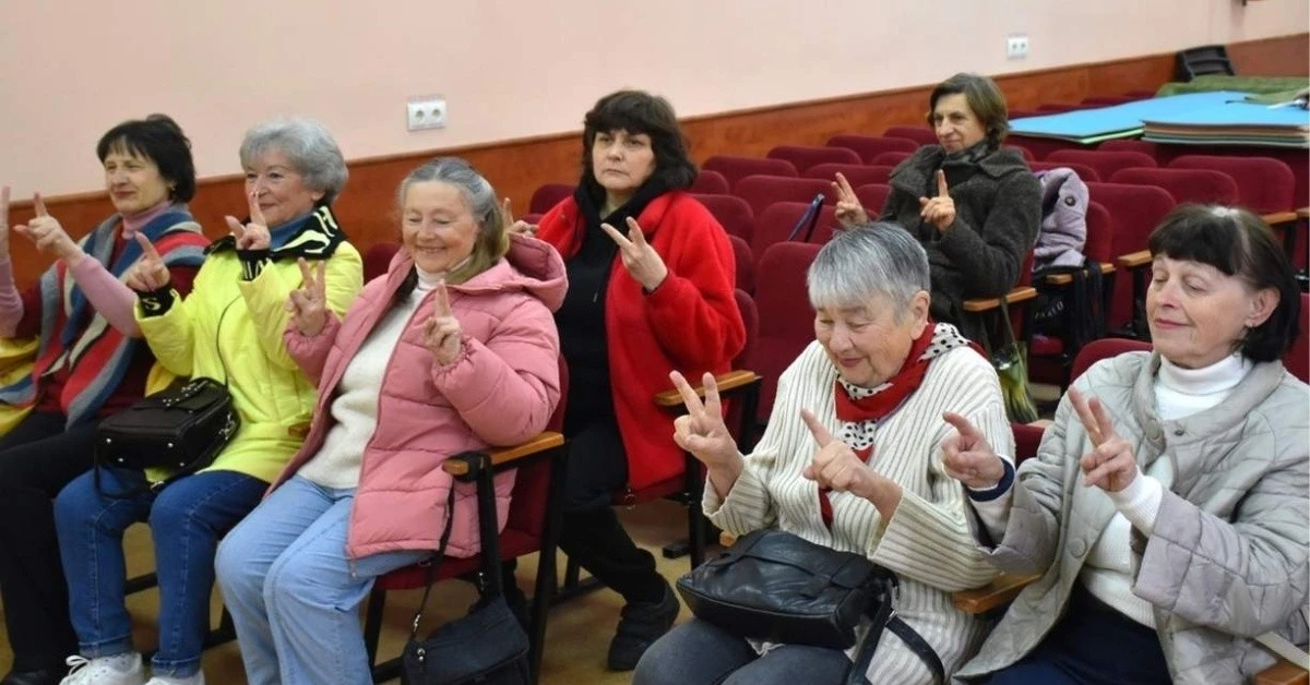 Скидаємо напругу: у Вінниці літніх людей навчають технік ментального відновлення