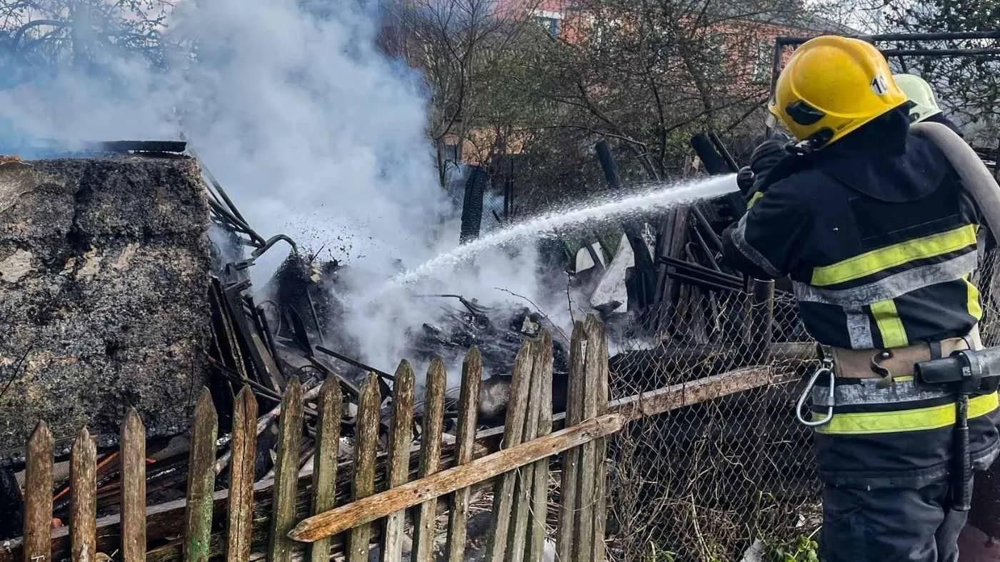 Вогнище у ванній та дитячі пустощі: на Вінниччині за добу ліквідували 19 пожеж