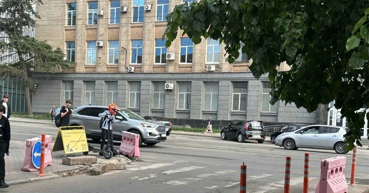 Безбар’єрна Соборна: у центрі Вінниці розпочали новий етап оновлення переходів