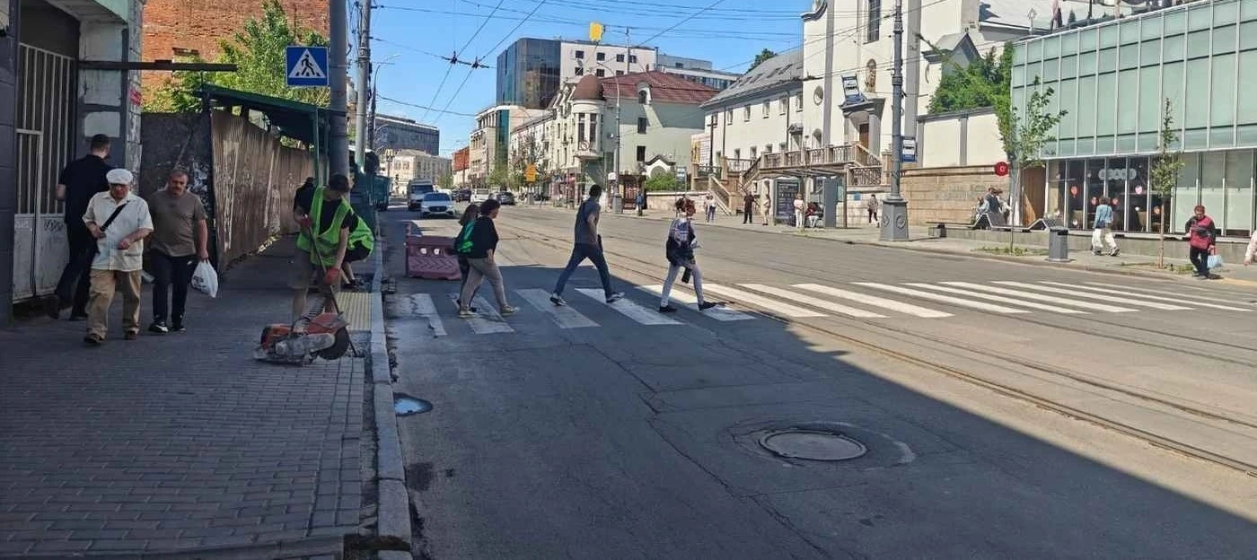 Безбар’єрна Соборна: у центрі Вінниці розпочали новий етап оновлення переходів