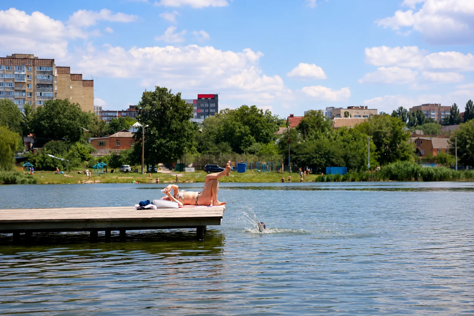 Гельмінти та мікроби у водоймах: чому вінницькі пляжі стали небезпечними для відпочинку