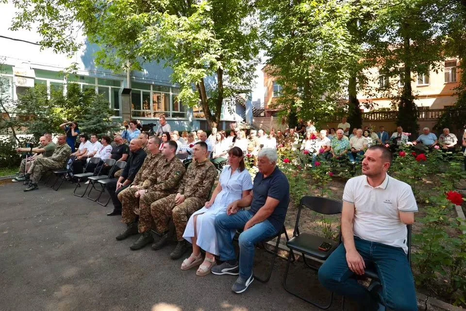 Пошана за мужність і працю: на Вінниччині відзначили видатних земляків та родини полеглих героїв